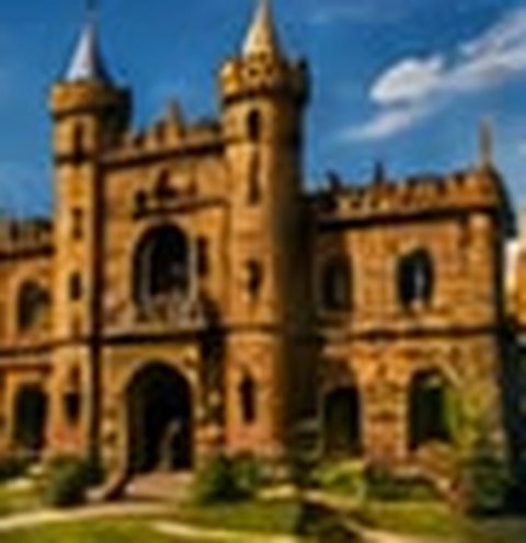 Construcción de estilo histórico en la réplica de Hacienda Nápoles